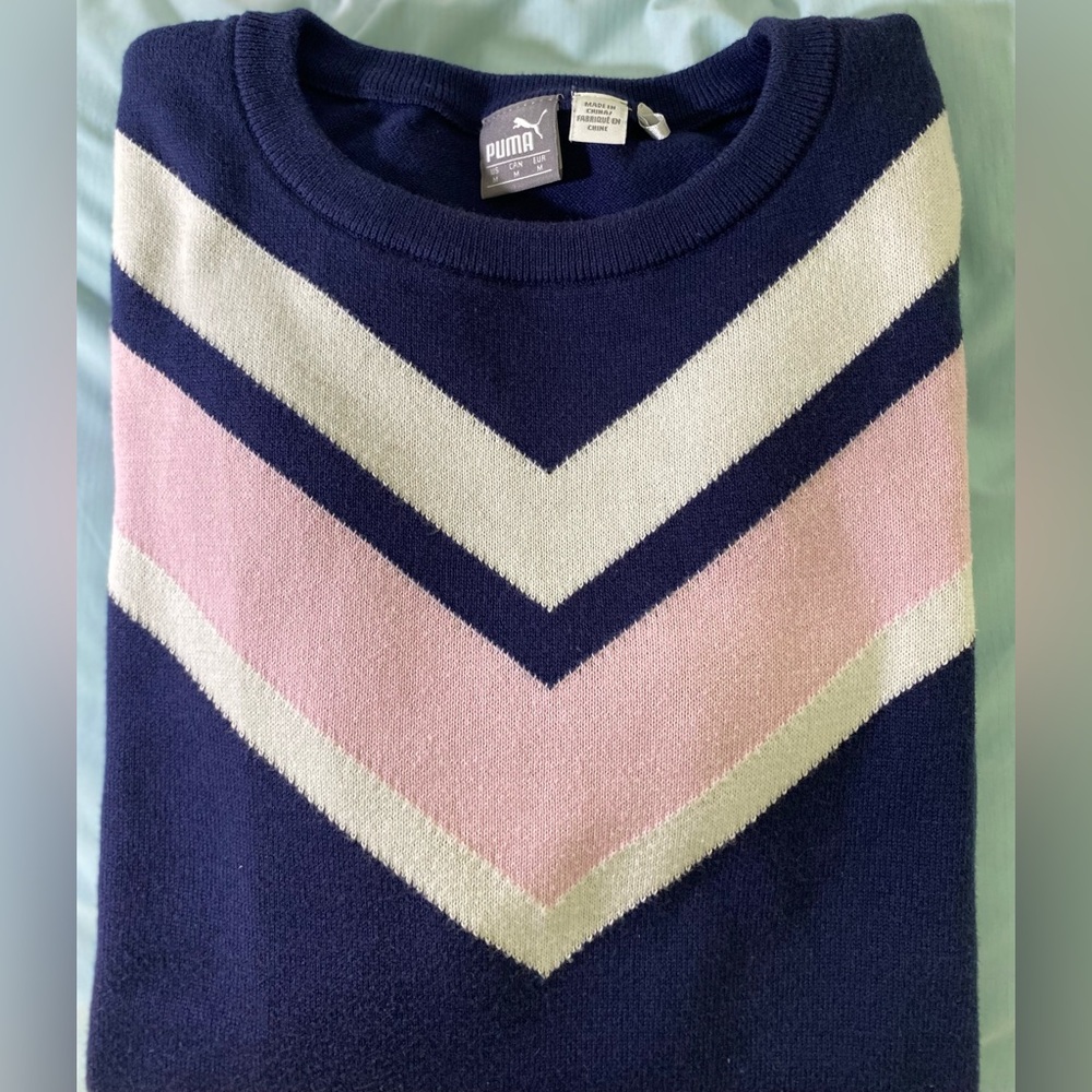 PUMA .. WOMENS..Chevron Knit in Navy, Pink, and White